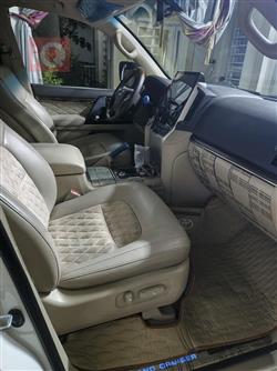 تۆیۆتا لاند کروزەر